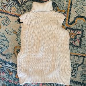 Turtleneck sweater vest